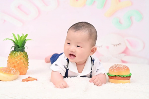 哈尔滨宝宝多久抬头